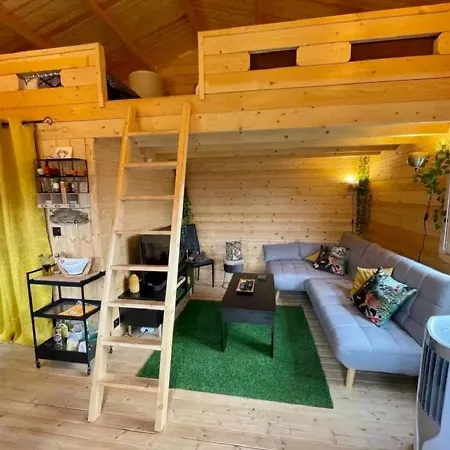 Cabane Pomme De Pin * Le Porge